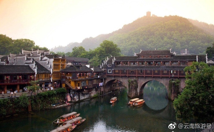 如詩如畫的鳳凰古城