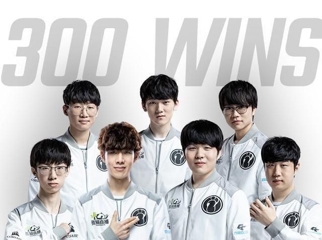 LOL:国外玩家发帖展示IG冠军皮肤模型,卡莎和