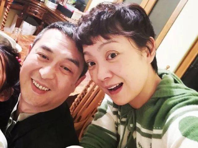 与张嘉译离婚了?没用微博四年的王海燕主动发