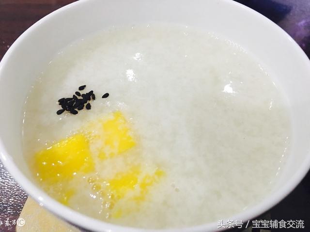 宝宝辅食系列:四个月大宝宝应该吃什么?!