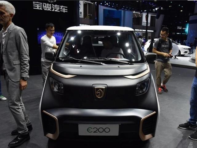 国产又一代步神器!比奔驰smart个性,续航达210km,仅售5万