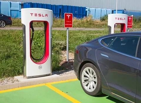 想知道“30-50万美系三厢车“近期资讯盘点，你想要的这里都有