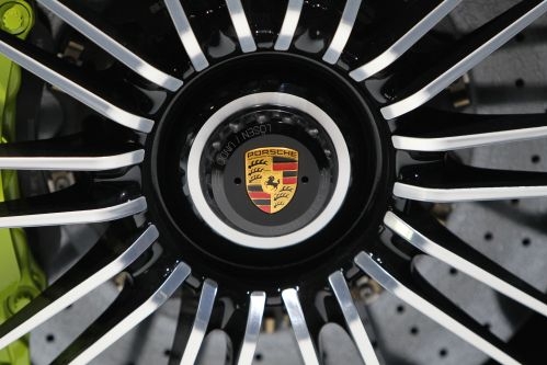 保时捷发布纯电动车 但不以特斯拉为对手