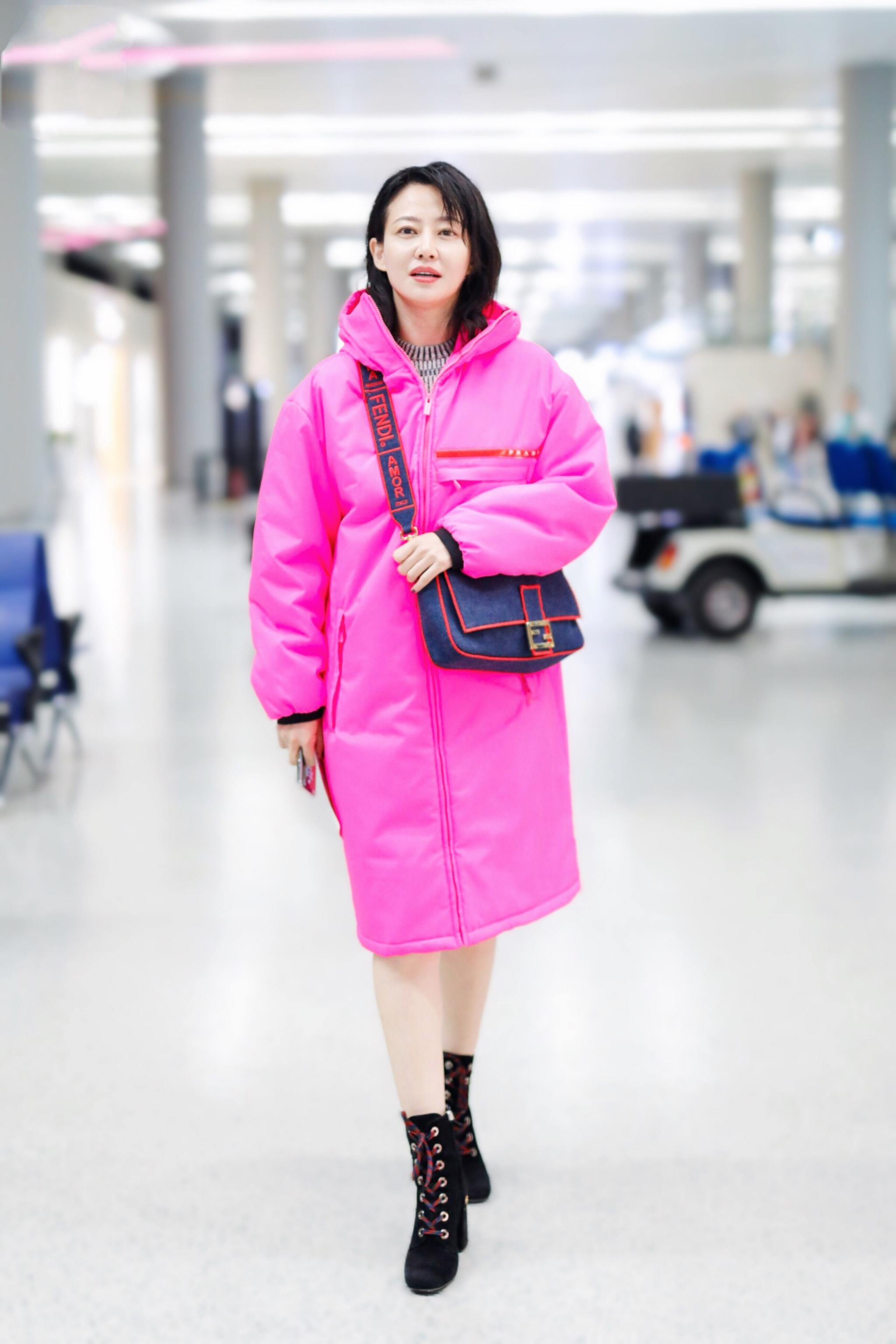 穿搭红黑榜，奚梦瑶高调挑战健美裤造型，阿娇高颜值因衣品拖后腿