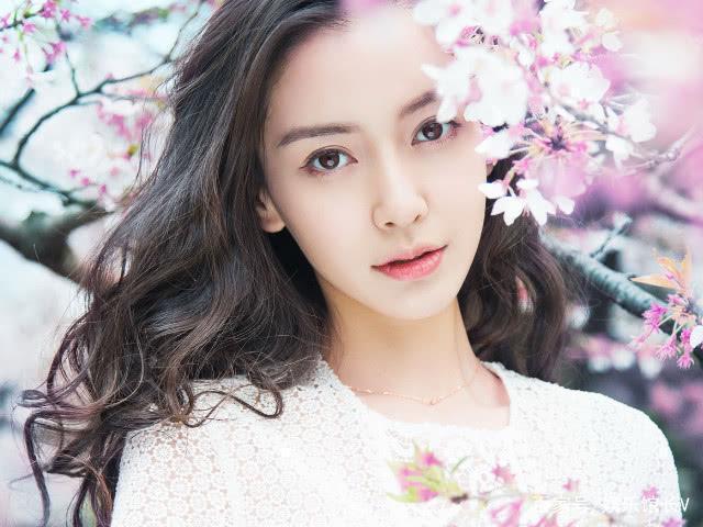 微博粉丝数量排名!杨幂才第4,第1名实至名归!迪