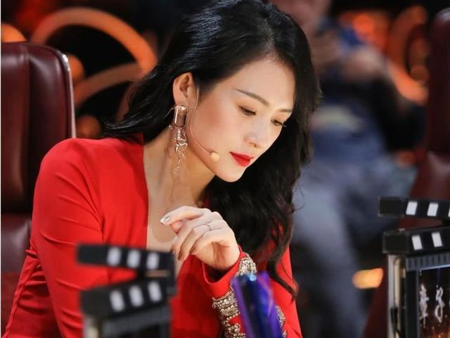 章子怡评价谢娜全家,谢娜回怼章子怡竟无言以