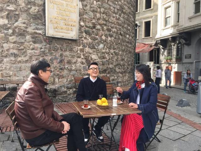窦文涛的《锵锵行天下》，果然还是锵锵的味道。