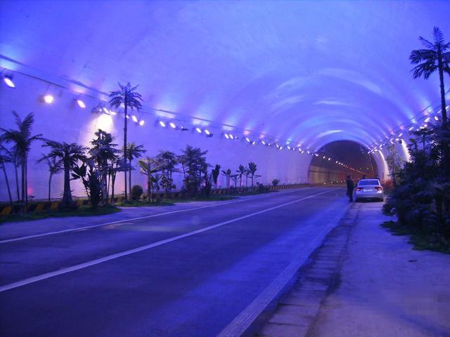 世界最长的双洞高速公路隧道,位于我国陕西省,修建仅花了5年