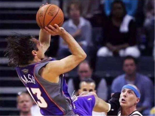 nba五大违反常理瞬间:罗德曼平行地面救球,奥尼尔挂着