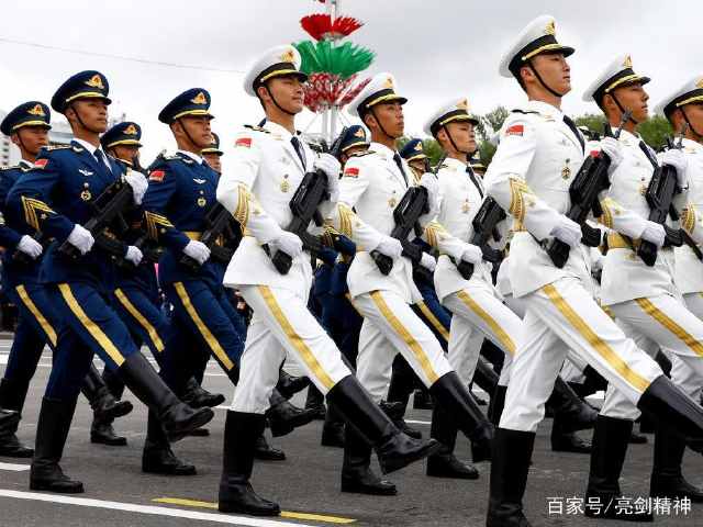 明年是建国70周年,谁将担任阅兵总指挥?看完别