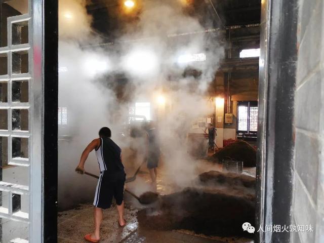 绵竹剑南老街集年画茶酒和川剧文化于一体,可惜运作不当人气欠佳