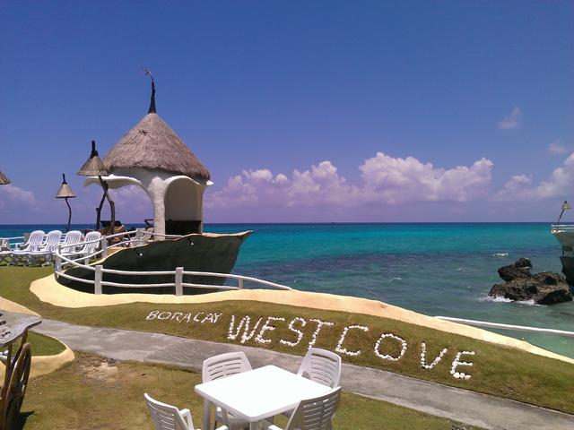 很适合旅游的国家,不仅风景优美物价低,还禁止