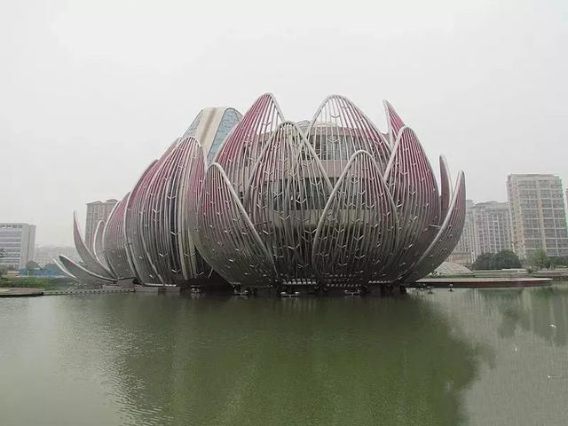 中国最美的十大现代建筑