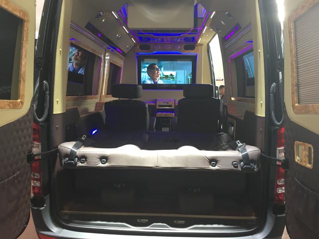 五菱宏光也能改装房车，懂车的老司机为什么还要买原厂房车?