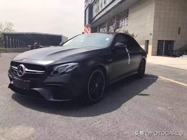 实拍| 奔驰AMG E63 S 哑光黑,3.4秒破百,