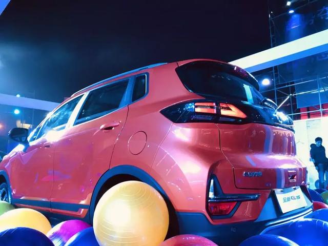 颜值爆灯,有军工品质的全新CS15仅售5.59万元起