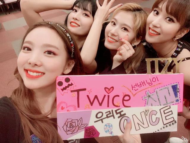 twice 新闻 190331 jyp姐妹 twice x itzy