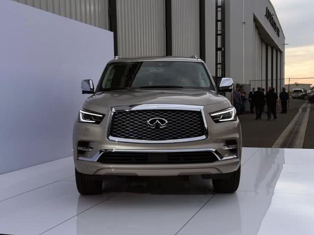 日产豪华大型SUV 车身5米3,V8发动机,大气还便宜