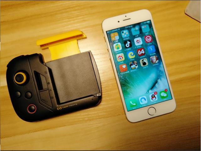 飞智黄蜂单手手柄,带妹吃鸡上王者SoEasy