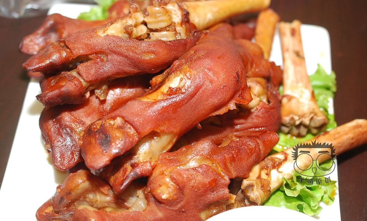 10元的卤羊蹄皮和筋软烂入味 陕北这个小吃下酒太赞了