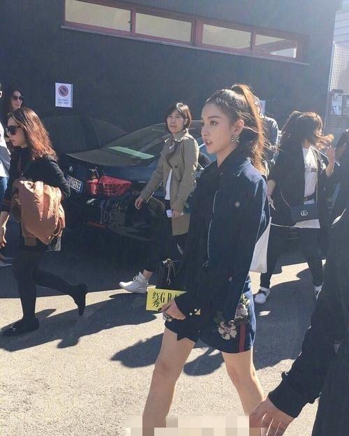 网友偶遇宋祖儿，比发胖更意外的是她的真实身高！镜头真会骗人