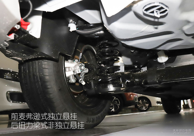 潮流小型SUV,新款雪铁龙C3-XR到店实拍,外观配置均有提升!