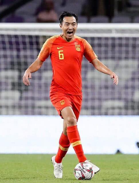 冯潇霆发微博长文致歉亚洲杯失误:所有的谴责