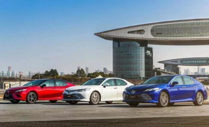 凯美瑞做梦都没想到,抢饭碗的居然是亚洲龙?