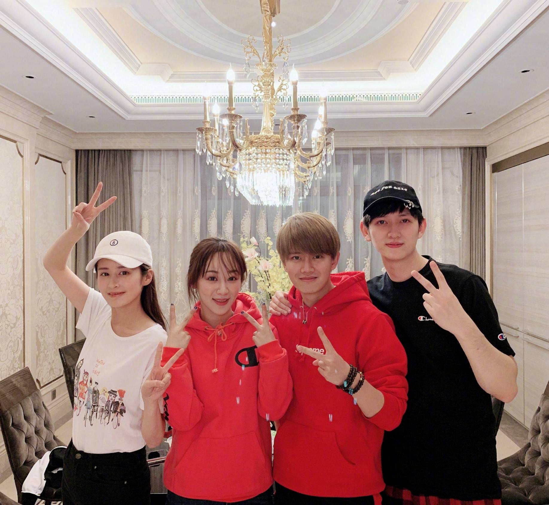 马可微博晒照,喊话颖儿任嘉伦杨紫电影进度,三