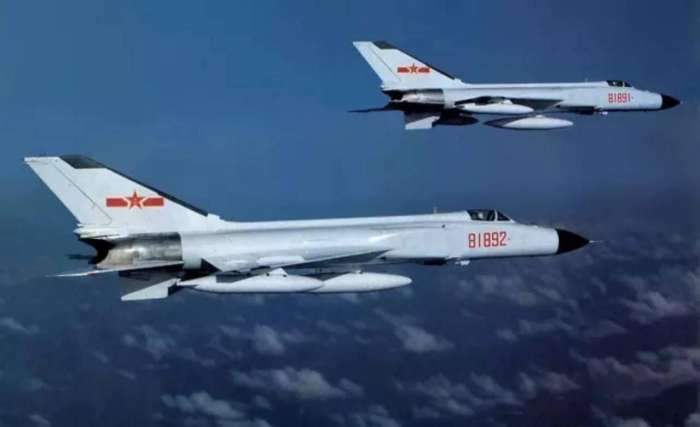 世界上摔最多的现役战斗机 为何还能在中国空