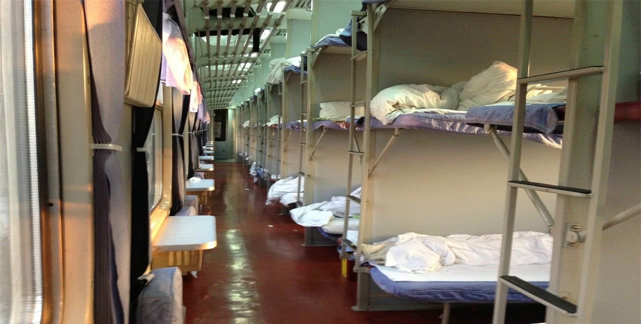 火车卧铺车厢|火车硬卧车厢上中下铺的号码规律