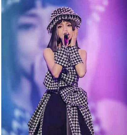 辛芷蕾发型我忍了,张韶涵公主切我也忍了,但她的我忍无可忍