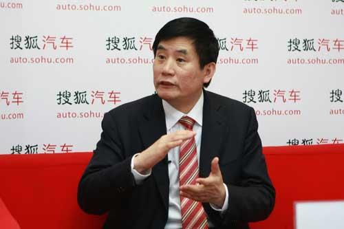10万的价格,保时捷的外观,他一年卖出20万辆如今市值超百亿