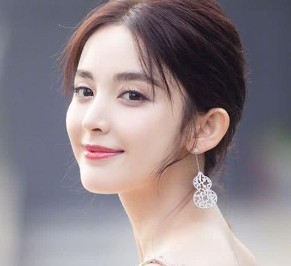 为何古力娜扎那么美呢?看完照片我终于知道了!
