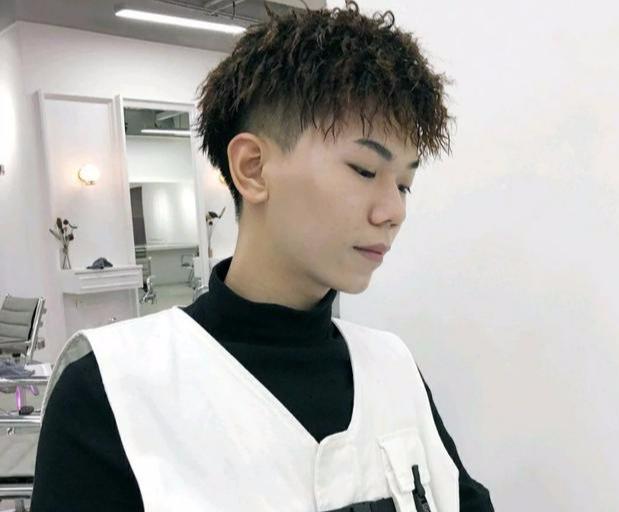 男生主流"锡纸烫"秒变渣男,真的不要太潮!一次性造型更简单