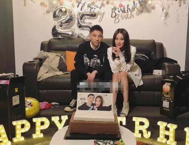 50岁范志毅现状，比三婚妻子大17岁，与女儿及准女婿上节目超搞笑