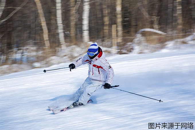 滑雪前应该做怎样的准备?这几点你不得不注意!