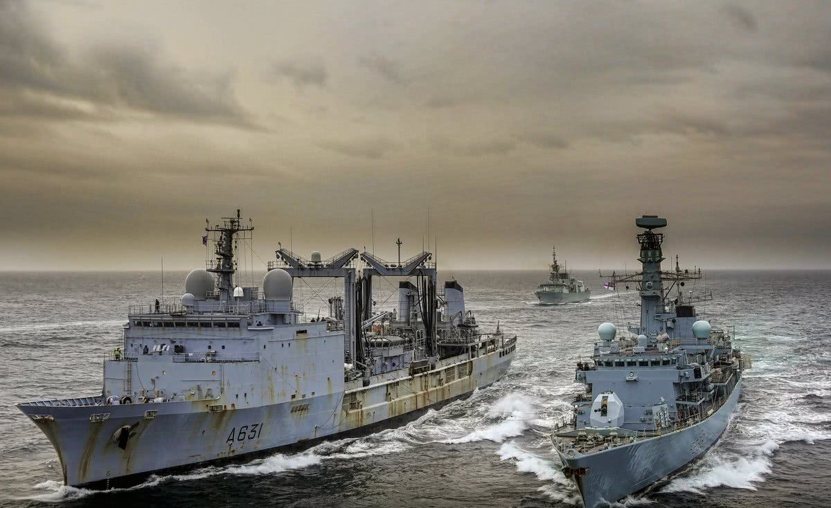 大国军舰锈蚀不堪入目，曾被索马里海盗当民船劫持，只怪没看到炮