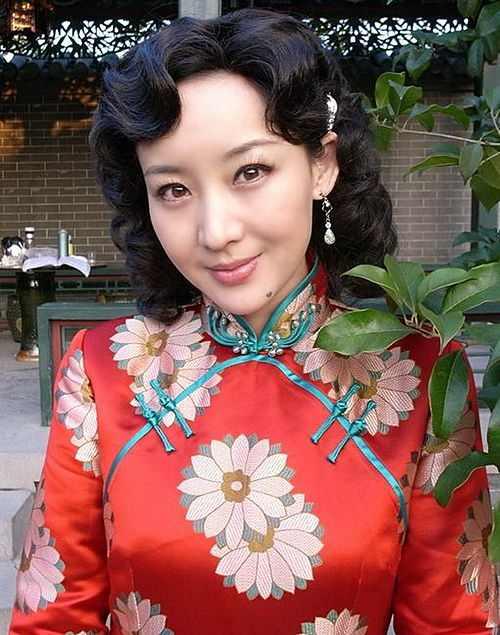 孙楠前妻瘦身成功复出，牵手小12岁调酒师，再谈孙楠直呼恶心