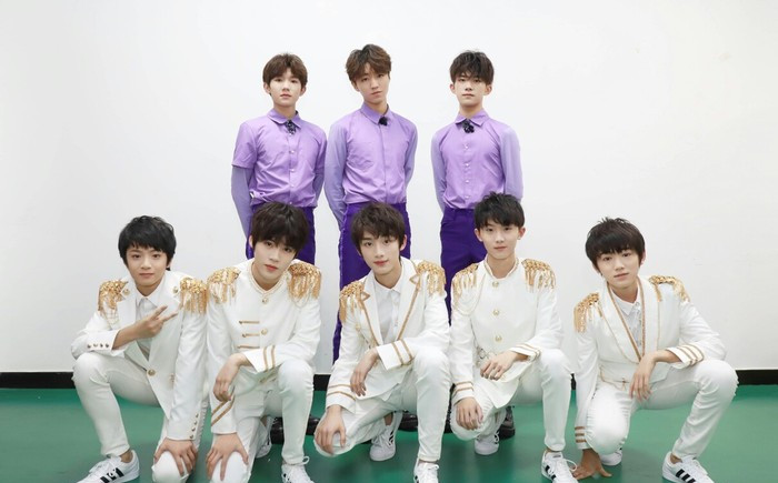 exo和tfboys合照,exo和tfboys合照图片 有人说tfboys的出现就预示着exo将会被tf比下去,你们觉得呢?