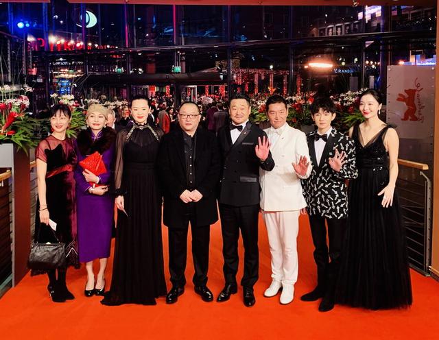 重庆崽儿王源恭喜王景春咏梅获银熊地久天长中的精彩表演