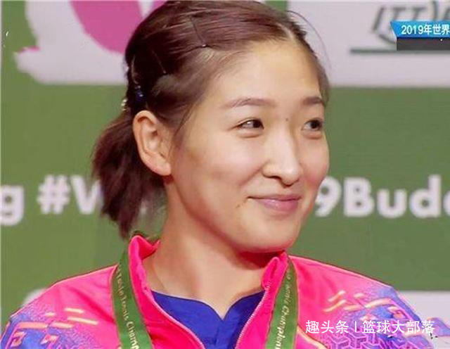 苦尽甘来!刘诗雯夺冠笑容灿烂,福原爱关键时刻