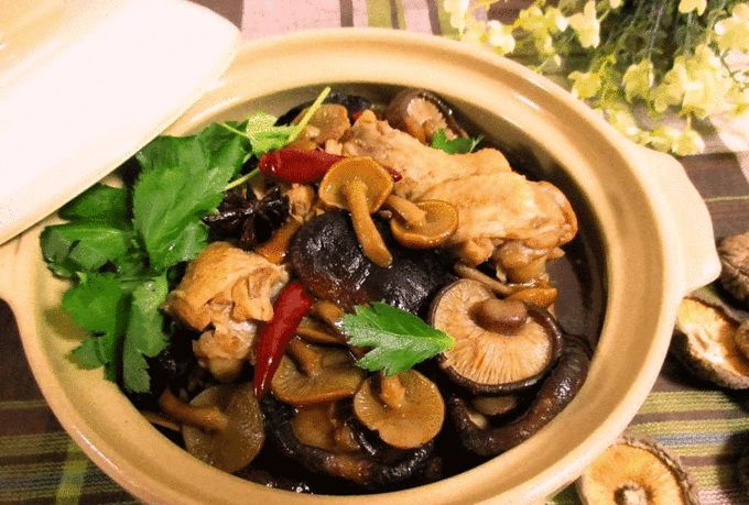 入味后,多吃"支架炖菜品",多加"2步",鸡肉又香又滑超入冬明档盘式图片蘑菇小鸡图片
