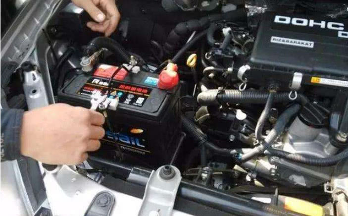 修车换下的4个零部件，千万别丢，老司机：或将损失上万块！