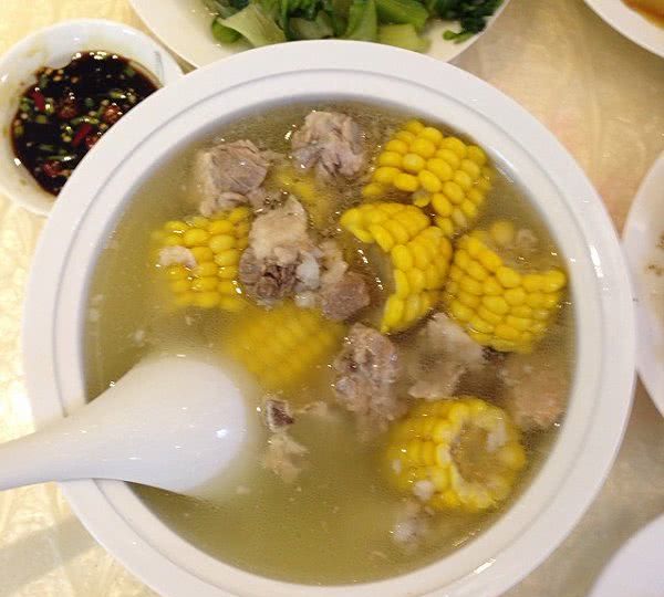 玉米排骨汤食谱秋季消化的易图片