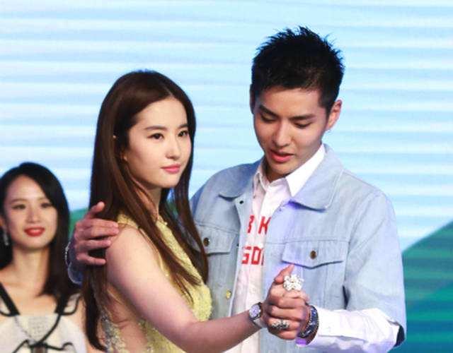 吴亦凡吻过的四位女星, 与刘亦菲搭档清纯, 与王丽坤最霸气