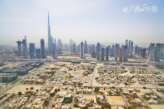 【<a href='http://travel.sina.com.cn/dibai-lvyou/?from=b-keyword' target='_blank'><em><em>迪拜</em></em></a>】上天下海才是打开“奇迹之城”最时髦的方式