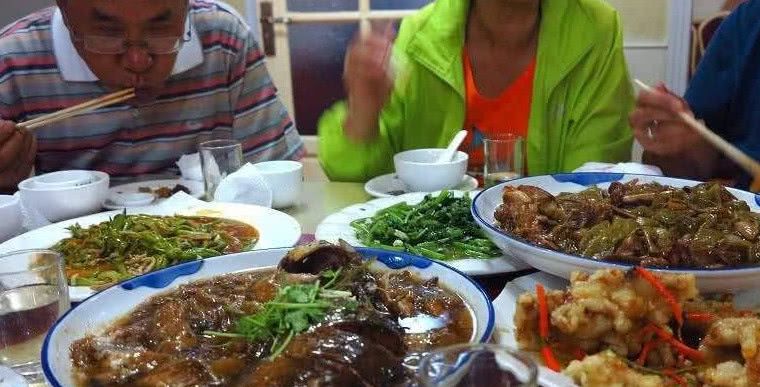 云南人请吃饭,潮州人请吃饭,东北人请吃饭,你会选哪里