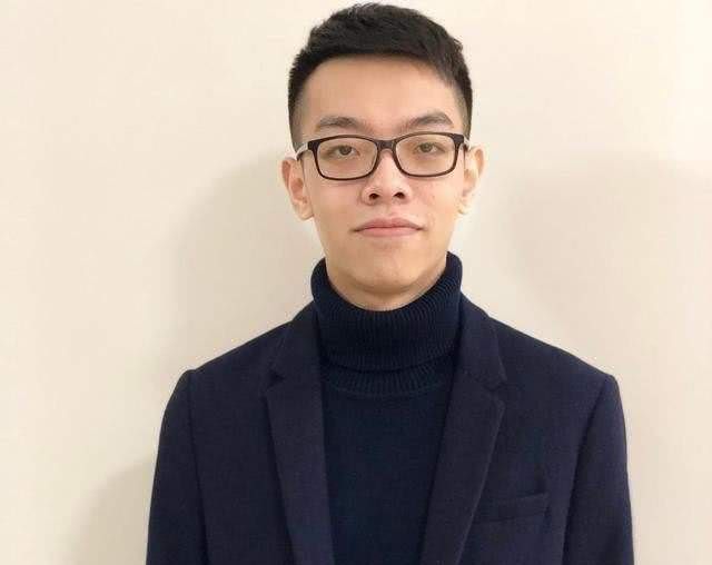 同样是中单派克!骚男和青蛙两种极限出装!现在