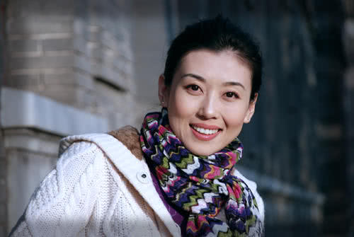 央视主持李红老公曝光，是鼎鼎大名的他，一直很低调